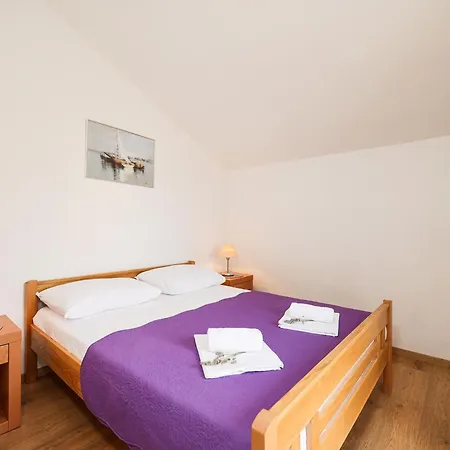 Spacious With Swimming Pool