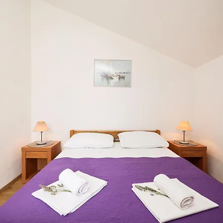 בית נופש Spacious With Swimming Pool *