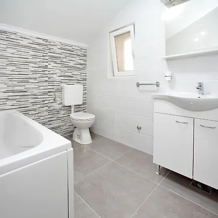Spacious With Swimming Pool * Maslenica