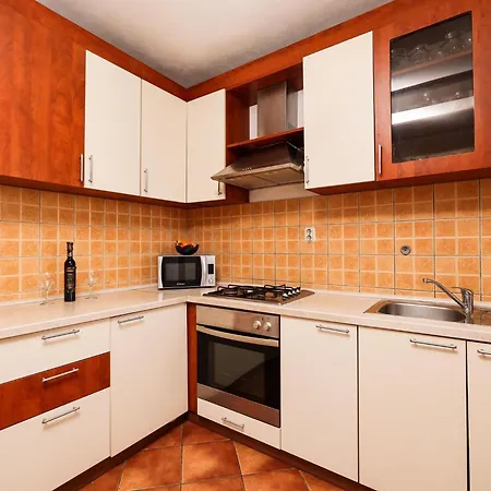 Spacious With Swimming Pool * Maslenica